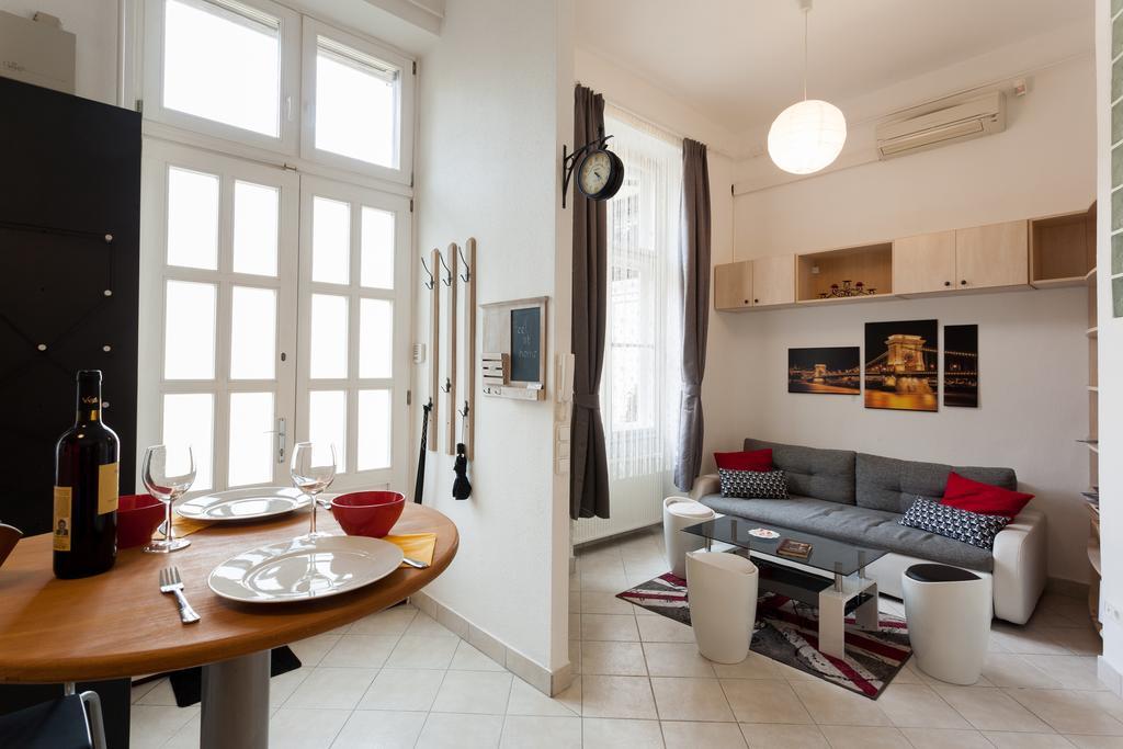 Feel At Home Apartment Budapesta Exterior foto